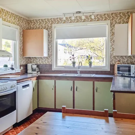 In With House Sea View Holiday home Lyngdal