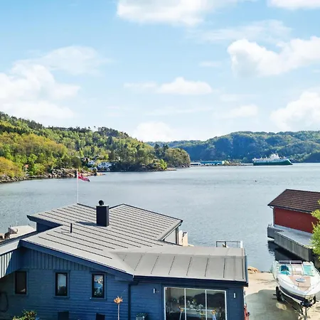In With House Sea View * Lyngdal
